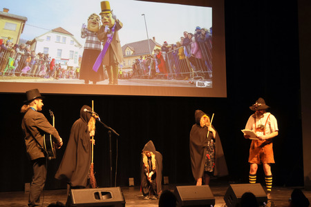 Otroška predstava Zaljubljeni v Butale 08 Foto Ljubo Vukelič
